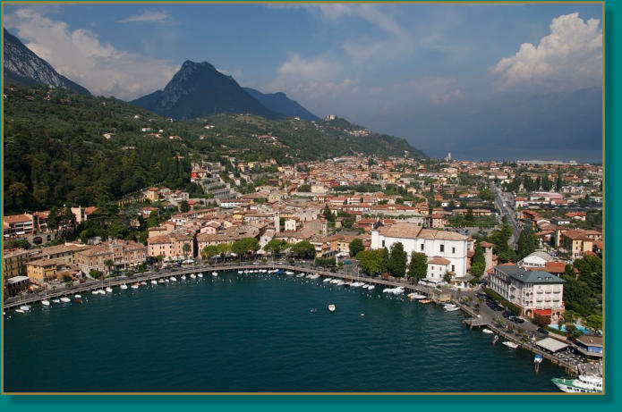 Küstenstraße am Golf von Maderno