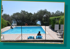 Pool in der Bungalowanlage 