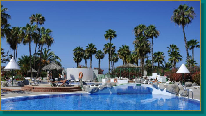 vom Apartment direkt in den Pool, keine Liegenreservierung